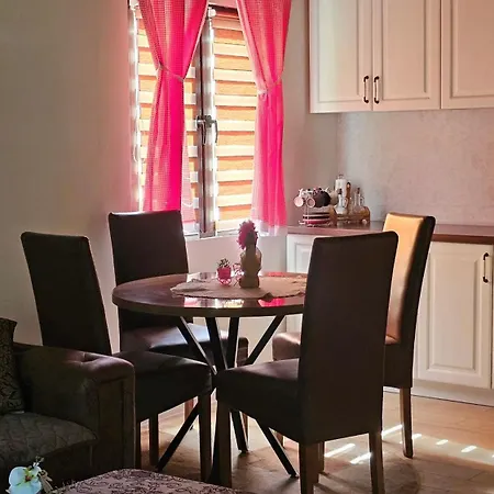 Nyaraló River Valley